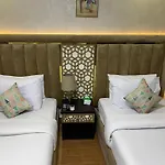 Perfect Pyramids View Inn